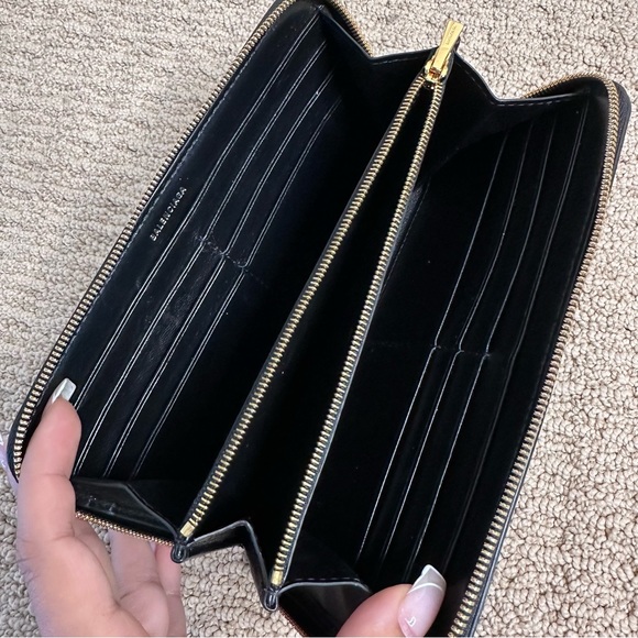 Balenciaga Black Cash Continental Wallet - Picture 4 of 4